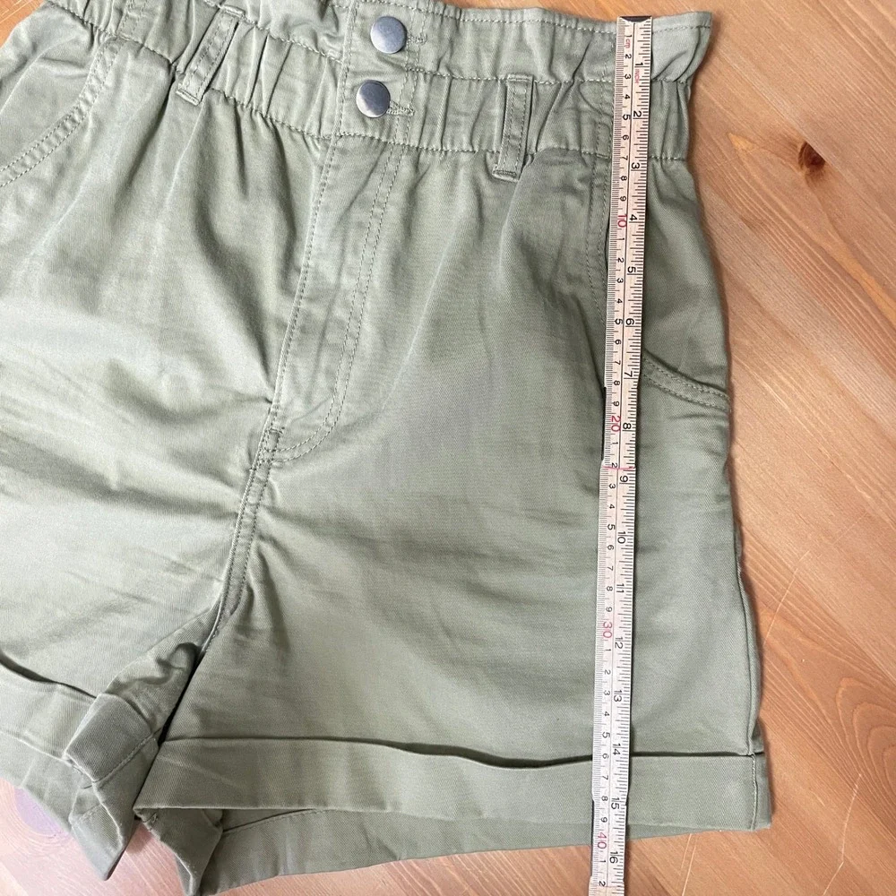 H&M Olive Green Cotton Twill Paperbag Waist Shorts High Rise Cuffed Gorp Women 6